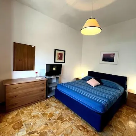 Casa Indipendente Con 2 Da Letto Holiday home *