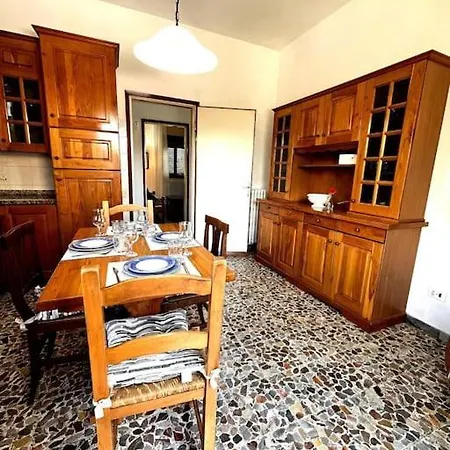 Casa Indipendente Con 2 Da Letto * Forte dei Marmi