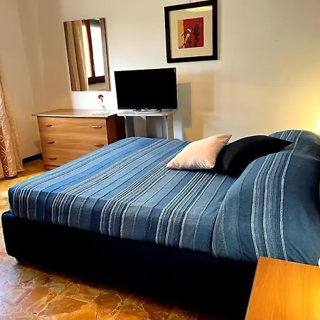 Casa de Férias Casa Indipendente Con 2 Da Letto Forte dei Marmi